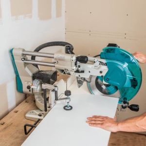 MAKİTA LS1219L Kızaklı Gönye Kesme Makinası 1800 Watt Lazerli