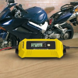 STANLEY SXA25 Dijital Göstergeli Akü Şarj ve Bakım Aleti 6V 120 Amper