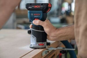 BOSCH GKF 18V-8 Avuç Tip Akülü Freze 4 Ah Tek Akülü