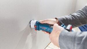 BOSCH GCU 18V-30 Akülü Alçıpan - Kuru Levha Kesici (Akü ve Şarj Aleti Hariç)