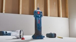 BOSCH GCU 18V-30 Akülü Alçıpan - Kuru Levha Kesici (Akü ve Şarj Aleti Hariç)