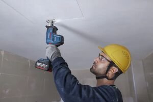 BOSCH GSA 18V-24 Akülü Tilki Kuyruğu Makinası (Akü ve Şarj Aleti Hariç)