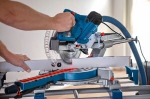 BOSCH GCM 305-216 D Kızaklı Gönye Kesme Makinası