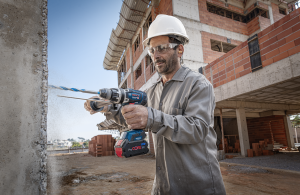 BOSCH GSB 18V-150 C Kömürsüz Şarjlı Darbeli Matkap 18 Volt (Akü ve Şarj Aleti Hariç)