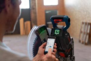 BOSCH GCM 18V-305 Akülü Kızaklı Gönye Kesme 18 Volt 305 mm (Akü ve Şarj Aleti Hariç)