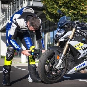 MICHELIN MC34648 Şarjlı Taşınabilir Hava Pompası 150 PSI