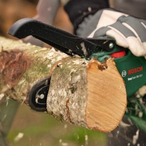 BOSCH EasyChain 18V-15-7 Şarjlı Zincirli Budama Makinası 18 Volt