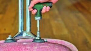 BOSCH T Saplı Bits Uyumlu Cırcırlı Ve Klemens Tornavida Seti 31 Parça (1600A039HX)