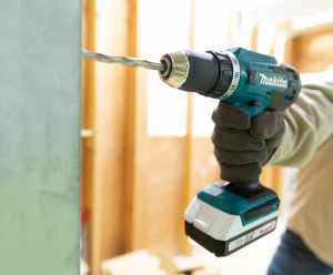 MAKİTA DF 488D002 Çift Akülü Vidalama 18 Volt 1,5 Amper