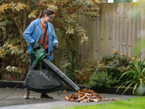 BOSCH UniversalGardenTidy 3000 Yaprak Üfleme ve Toplama Makinası