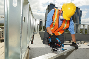 BOSCH GKM 18 V-50 Akülü Metal Kesme Makinası 18 Volt (Akü ve Şarj Aleti Hariç)