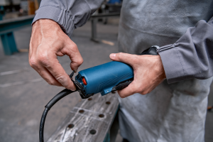 BOSCH GWS 17-125 PS Avuç Taşlama 1700 Watt Devir Ayarlı (İnce Gövdeli)
