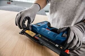 BOSCH GNH 18V-35 Akülü Marangoz Tip Çivi Tabancası (Akü ve Şarj Aleti Hariç)
