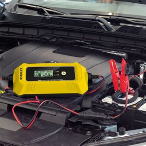 STANLEY SXA26 Dijital Göstergeli Akü Şarj ve Bakım Aleti 12 V 250 Amper