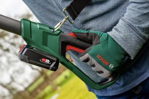 BOSCH UniversalChainPole 18 Teleskopik Akülü Zincirli Dal Budama